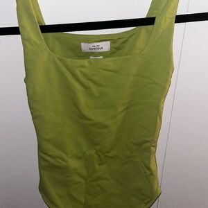 Aritzia Babaton Contour Top in lime green